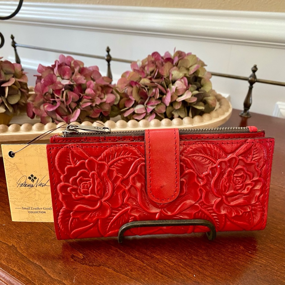 NWT Patricia Nash Nazari Wallet Papaya 
Tooled Leather